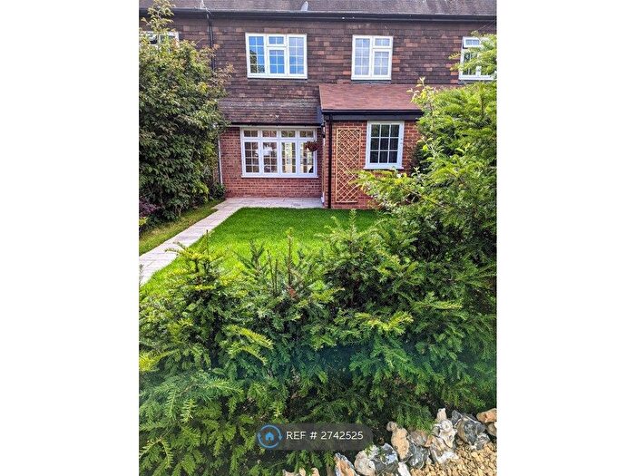 3 Bedroom Terraced House To Rent In Old Barn Cottages, Whitchurch On Thames, RG8