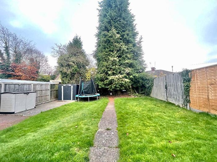 2 Bedroom Bungalow To Rent In Ripley Road, LU4