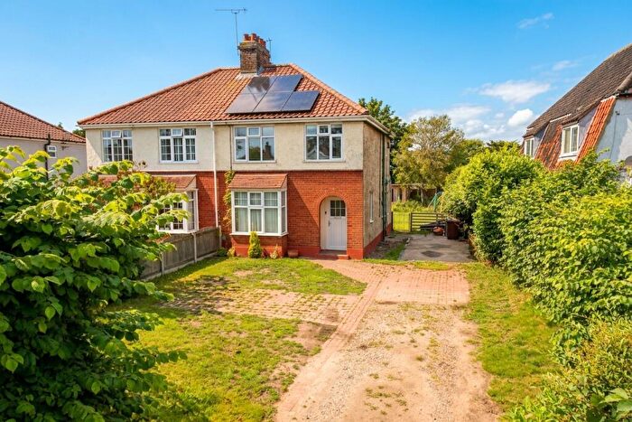3 Bedroom Semi-Detached House For Sale In Wroxham Road, Sprowston, Norwich, NR7