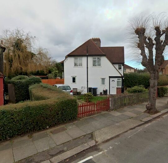 3 Bedroom Semi-Detached House To Rent In Sweet Briar Grove, London, N9