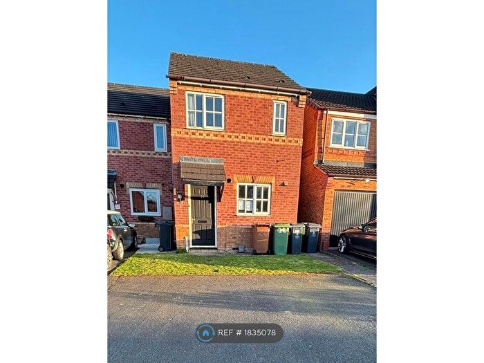 2 Bedroom Semi-Detached House To Rent In Astbury Close, Walsall, WS3