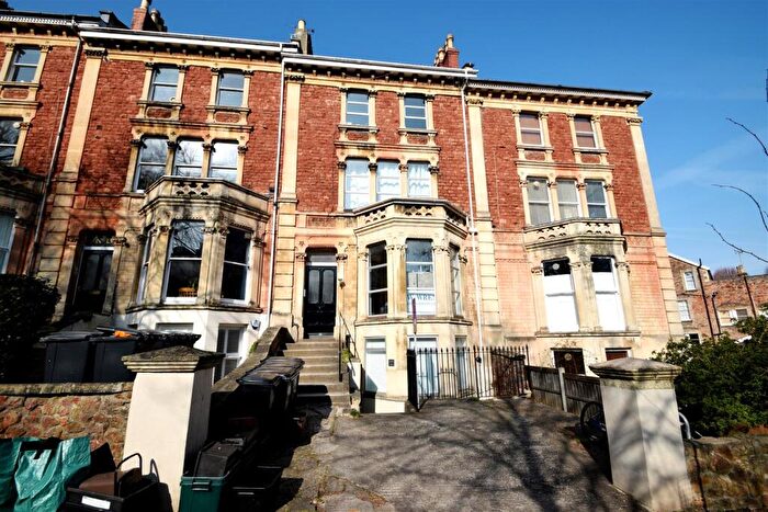 2 Bedroom Flat For Sale In Period Bed Garden Apartment With Garden, Parking & No Chain, BS8
