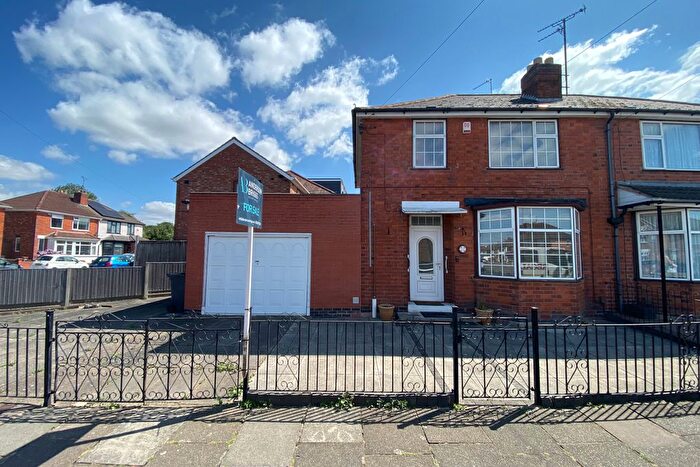 3 Bedroom Semi-detached House For Sale In Kitchener Road, North Evington, Leicester, LE5