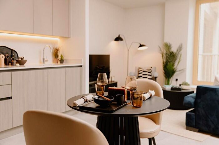 Studio To Rent In Embassy Boulevard, Linear Place, London, SW11