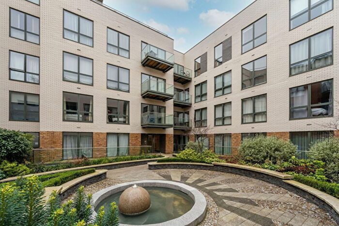 2 Bedroom Flat To Rent In Brewery Lane, Twickenham, TW1