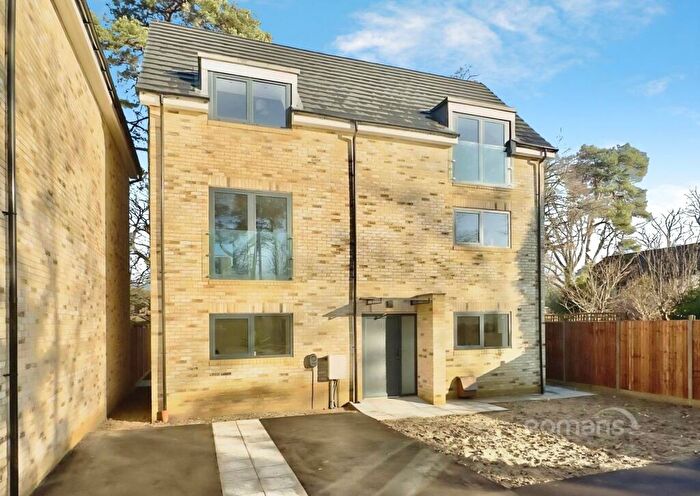 4 Bedroom Detached House To Rent In Sorrel Close, Farnborough, Hampshire, GU14