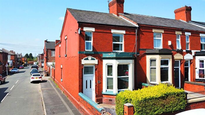 3 Bedroom End Of Terrace House For Sale In Speakman Road, Dentons Green, St Helens, WA10