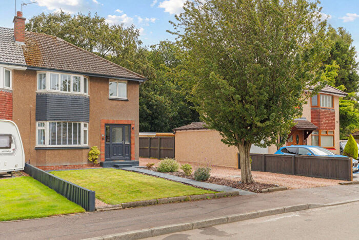 3 Bedroom Semi Detached House For Sale In Gleneagles Gardens, Kirkcaldy, KY2