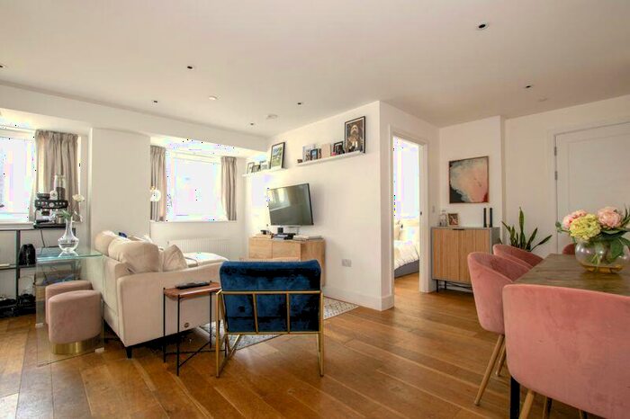 2 Bedroom Flat To Rent In Edridge Road, Central Croydon, CR0