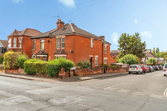 2 Bedroom Semi-Detached House For Sale In Oaktree Road, Southampton, Hampshire, SO18