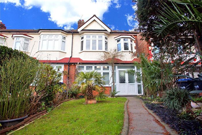 5 Bedroom Terraced House To Rent In Hedge Lane, London, N13