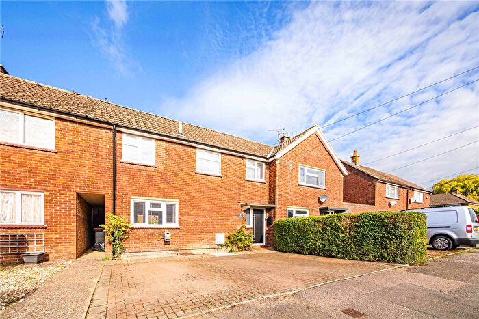 3 Bedroom Terraced House For Sale In Knights Close, Eaton Bray, Central Bedfordshire, LU6