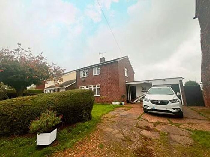 3 Bedroom Detached House To Rent In Runsell Green, Danbury, CM3