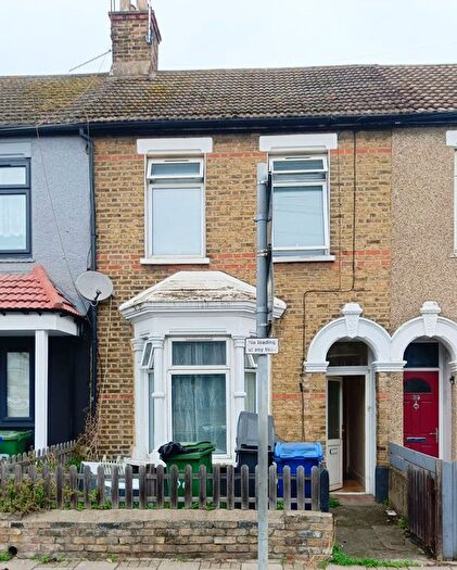1 Bedroom Terraced House To Rent In Clarence Road, Grays, RM17