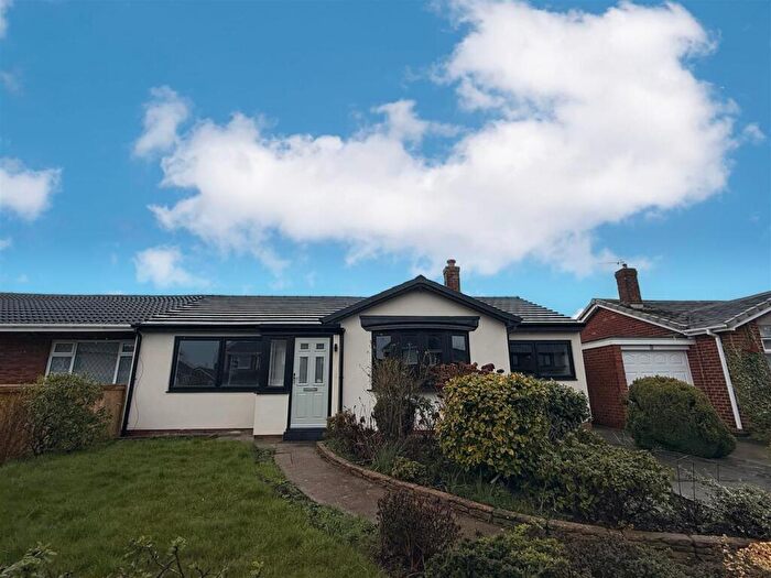 3 Bedroom Semi-Detached Bungalow For Sale In Acomb Avenue, Seaton Delaval, Whitley Bay, NE25
