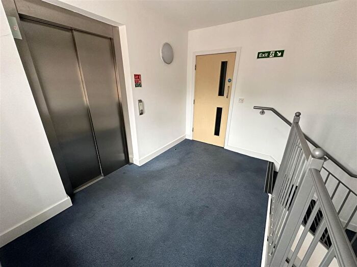 2 Bedroom Flat For Sale In Lawnhurst Avenue, Wythenshawe, Manchester, M23