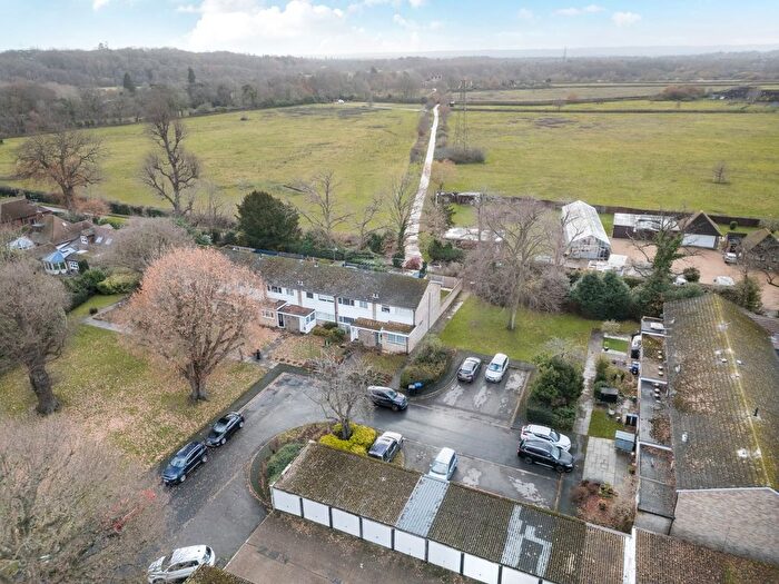 3 Bedroom End Terrace House For Sale In Grasmere Way, Byfleet, West Byfleet, Surrey, KT14