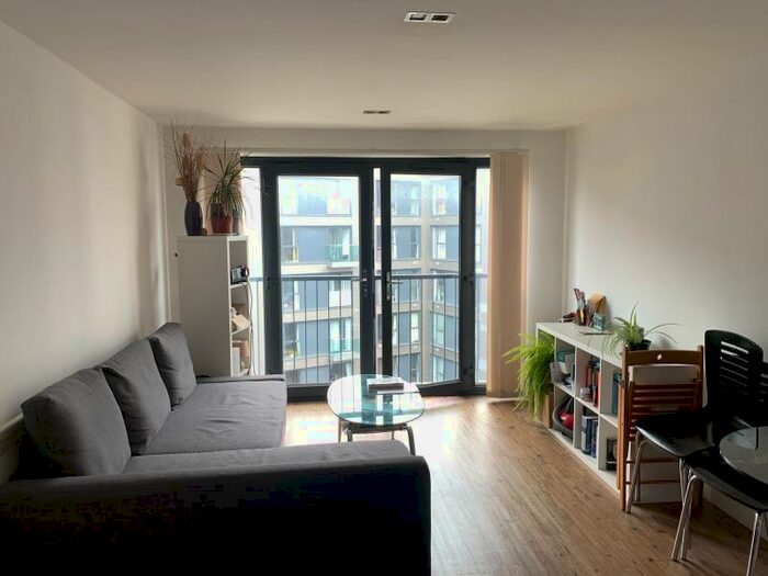 2 Bedroom Apartment To Rent In The Hub, Clive Passage, Birmingham, B4