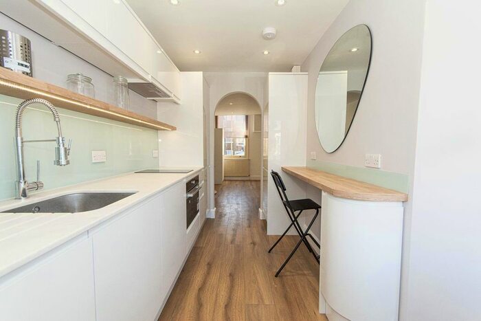 1 Bedroom Flat To Rent In Brayburne Avenue, London, SW4