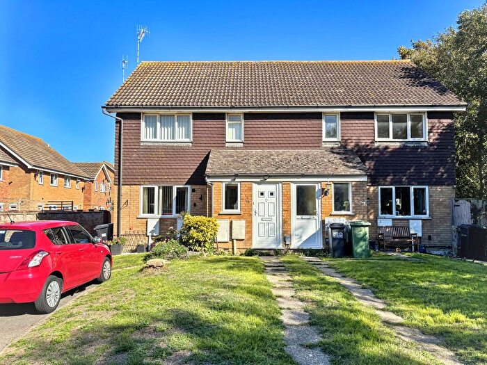 2 Bedroom Flat For Sale In Ashdown Road, Bexhill-On-Sea, TN40