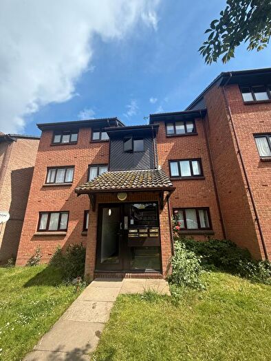 1 Bedroom Flat To Rent In Pycroft Way, London, N9