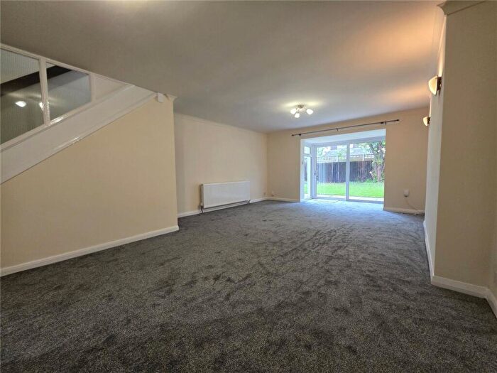 4 Bedroom Detached House To Rent In ** Bedroom House** Waltham Close, Nottingham, NG2