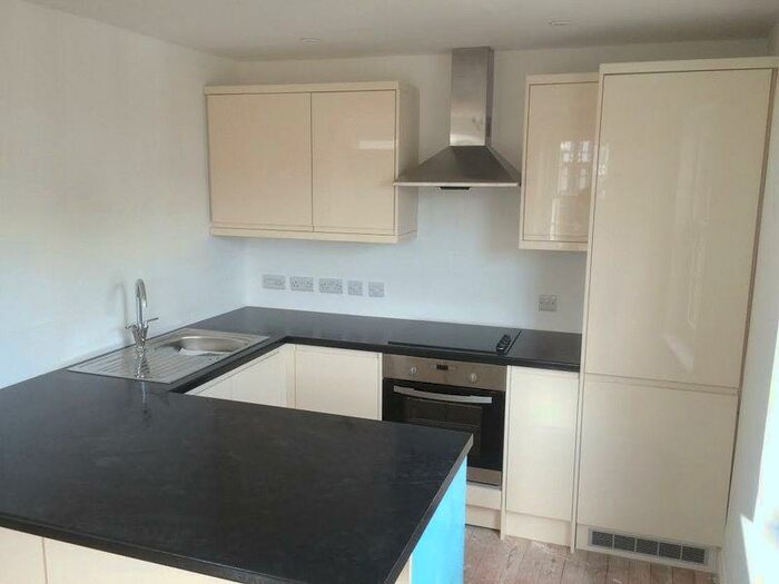 2 Bedroom Flat To Rent In City Centre, SO23