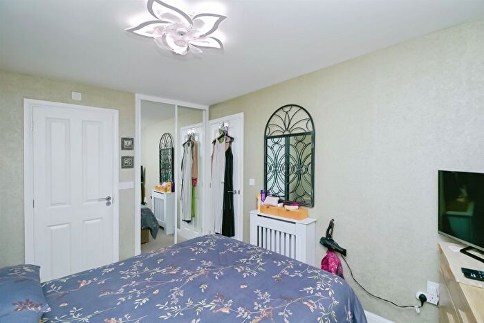 3 Bedroom End Terrace House For Sale In Ffordd Pentre, Barry, CF62