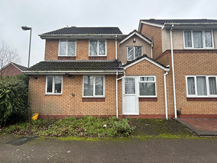 3 Bedroom Semi Detached House For Sale In Autumn Grove, Hockley, Birmingham, West Midlands, B19