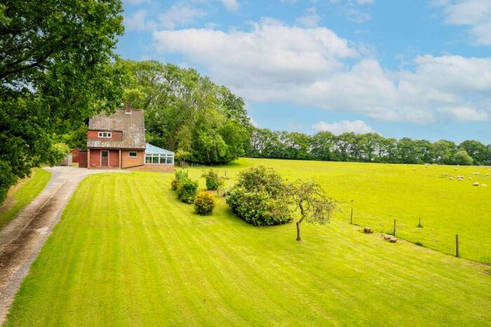 2 Bedroom Cottage For Sale In Selsfield Road, West Hoathly, RH19