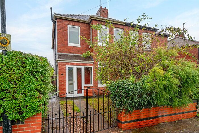 3 Bedroom Semi-Detached House To Rent In Milson Grove, York, YO10