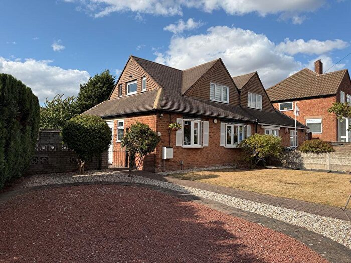 4 Bedroom Semi-Detached House For Sale In Templeton Road, Great Barr, B44