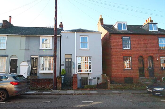 1 Bedroom Apartment To Rent In Gosport Street, Lymington, SO41