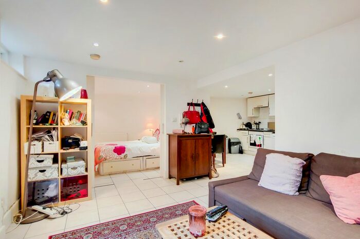 Studio To Rent In Ventnor Road, New Cross, London, SE14