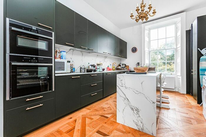 3 Bedroom Flat To Rent In Burlington House, Kings Road, Richmond, Surrey, TW10