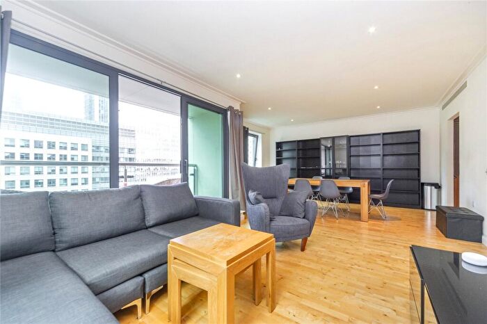 2 Bedroom Flat To Rent In Discovery Dock Apartments East, South Quay Square, E14