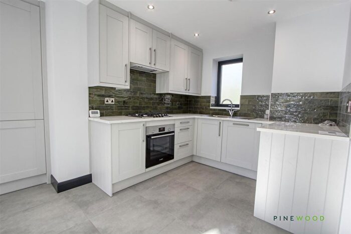 3 Bedroom End Of Terrace House To Rent In Rutland Street, Matlock, Derbyshire, DE4