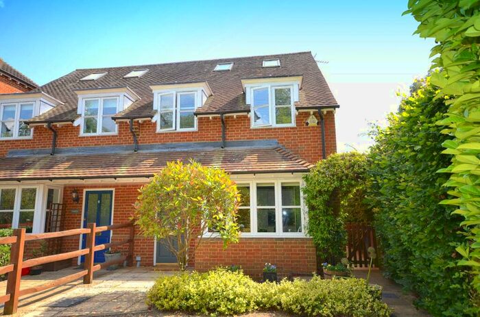 3 Bedroom Semi-Detached House For Sale In Wykehurst Green Cottages, Wykehurst Lane, Ewhurst, GU6