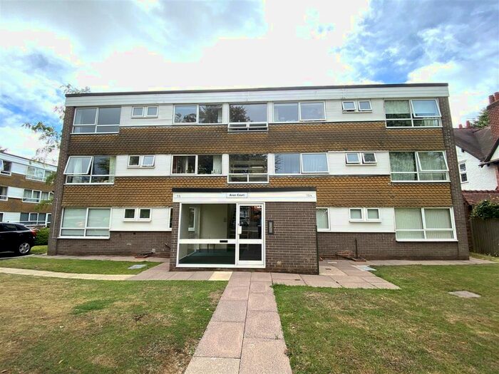 2 Bedroom Flat To Rent In St Bernards Road, Avon Court, Solihull, B92