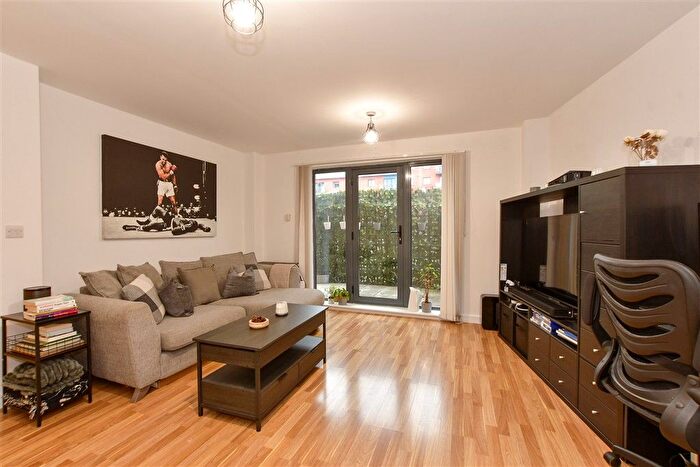 1 Bedroom Flat For Sale In Spring Place, Barking, Essex, IG11