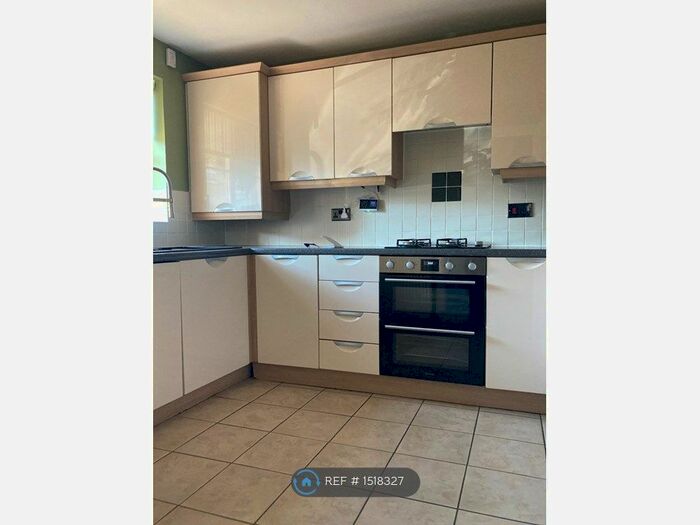 4 Bedroom End Of Terrace House To Rent In Sunlight Gardens, Fareham, PO15