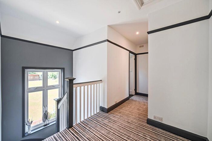 4 Bedroom Detached House For Sale In Longdown Road, Epsom, KT17
