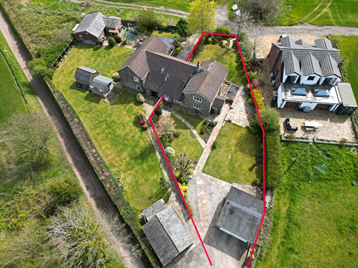 3 Bedroom Semi Detached House For Sale In Winstanley Road, Billinge, Wigan, WN5