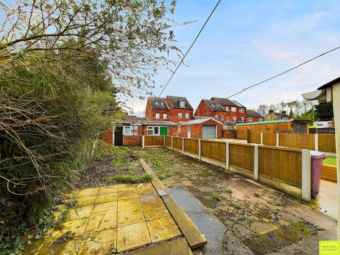 2 Bedroom Semi-Detached House To Rent In Pilsley Road, Chesterfield, S45