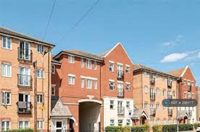 2 Bedroom Flat To Rent In Sixpenny Court, Barking, IG11
