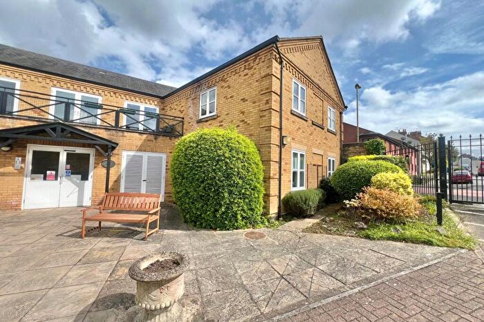 1 Bedroom Flat For Sale In Beaumont Village, Alexandra Road, Aldershot, Hampshire, GU11