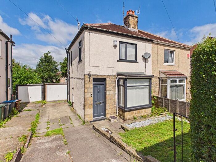 2 Bedroom Semi-Detached House For Sale In Vicarage Road, Bradford, West Yorkshire, BD18