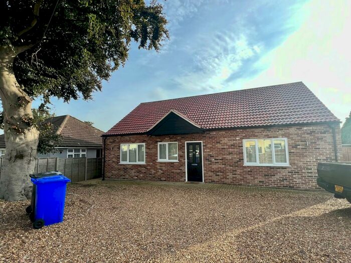 2 Bedroom Bungalow To Rent In The Street, Holywell Row, Bury St. Edmunds, IP28