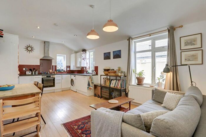 3 Bedroom Flat For Sale In Sangley Road, Catford, SE6