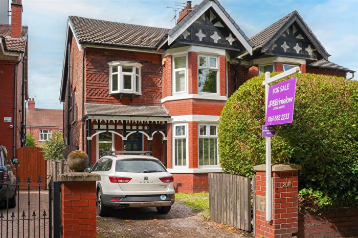 4 Bedroom Semi-Detached House For Sale In Upper Chorlton Road, Old Trafford, M16